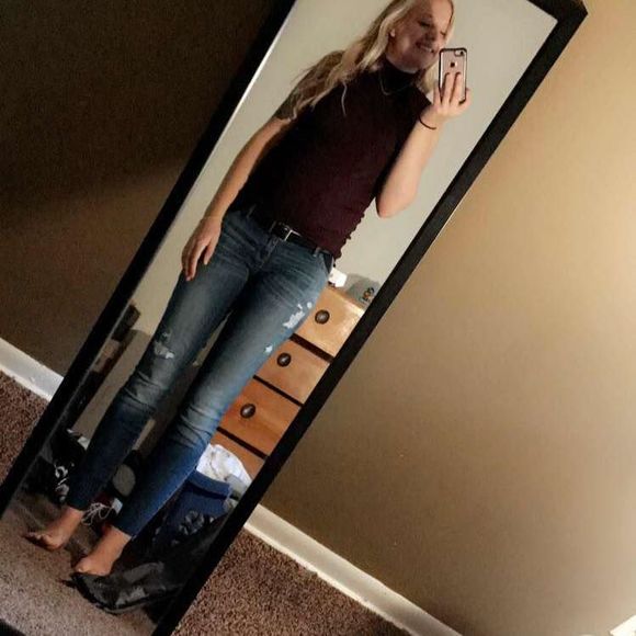 Meet your Posher, Sara - Picture 1 of 1